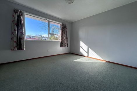 Photo of property in 3 Tahu Crescent, Sunnynook, Auckland, 0620
