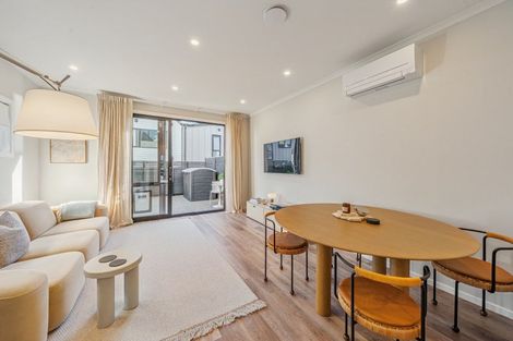Photo of property in 18 Joseph Bolton Crescent, Wallaceville, Upper Hutt, 5018