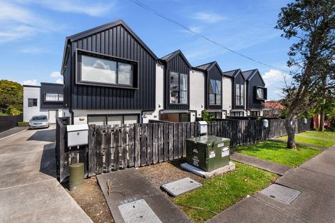 Photo of property in 8/36 Kaipatiki Road, Glenfield, Auckland, 0629