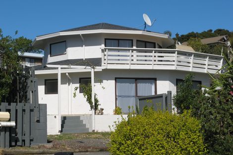 Photo of property in 1 Puketiro Place, Paihia, 0200