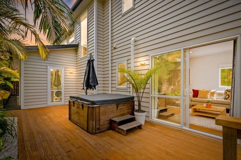 Photo of property in 311b Great North Road, Henderson, Auckland, 0612