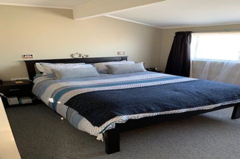 Photo of property in 49f3 Apu Crescent, Lyall Bay, Wellington, 6022