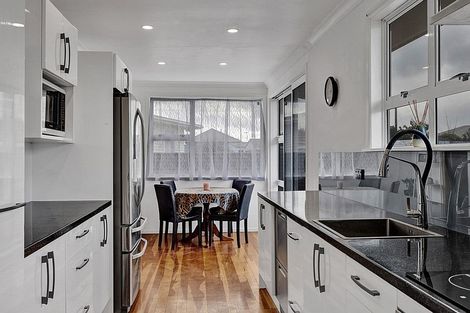 Photo of property in 41 Turuturu Road, Hawera, 4610