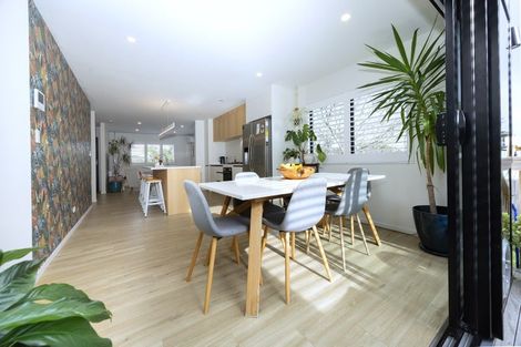 Photo of property in 18c Edgware Road, West Harbour, Auckland, 0618