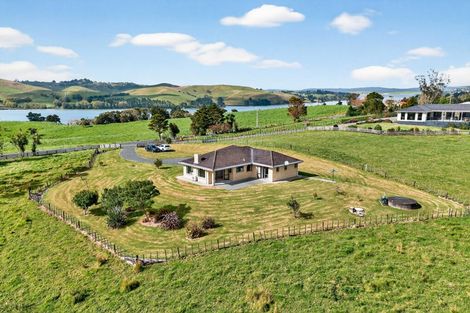 Photo of property in 667 Pahi Road, Pahi, Paparoa, 0571
