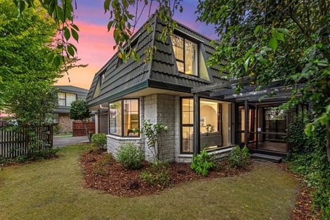 Photo of property in 10 Rembrandt Place, Burnside, Christchurch, 8053