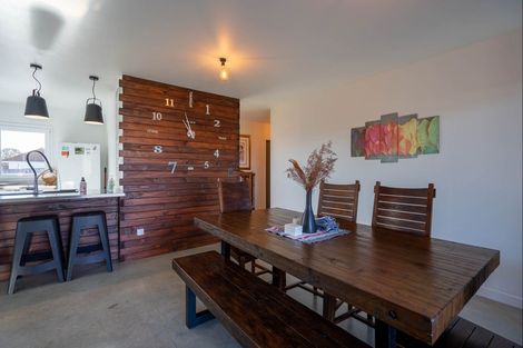 Photo of property in 12 Mahia Lane, Waikanae, 5036