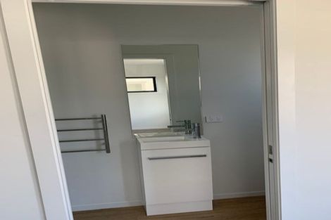 Photo of property in 5/4 Harry Ward Place, Henderson, Auckland, 0610
