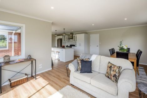 Photo of property in 88 Pohutukawa Drive, Levin, 5571