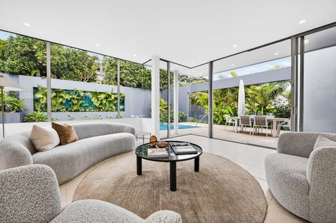 Photo of property in 19 Bournemouth Terrace, Murrays Bay, Auckland, 0630