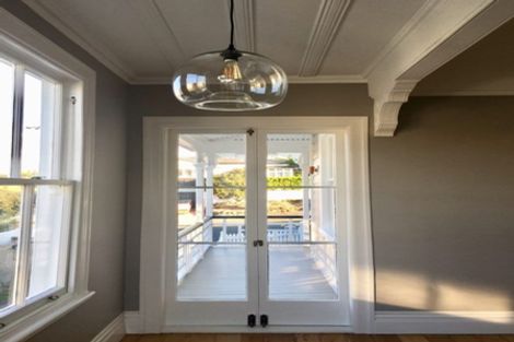 Photo of property in 2 Milton Road, Northcote Point, Auckland, 0627