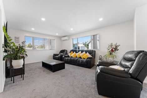 Photo of property in 24 Glendene Avenue, Glendene, Auckland, 0602