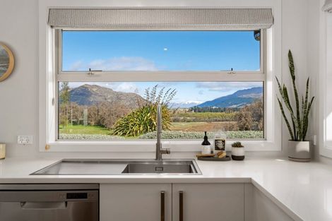 Photo of property in 4 Keble Lane, Lower Shotover, Queenstown, 9304
