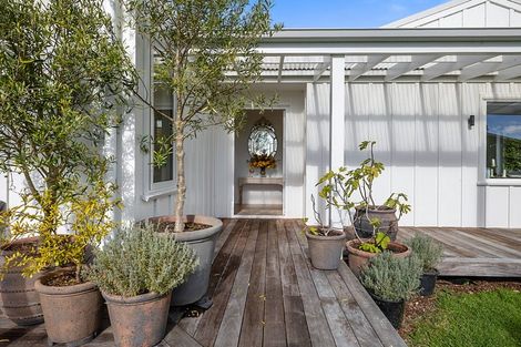 Photo of property in 130 Cross Road, Lepperton, New Plymouth, 4373