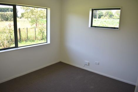 Photo of property in 37 Waikawa Beach Road, Manakau, Levin, 5573