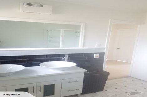 Photo of property in 2/132 Nile Road, Milford, Auckland, 0620