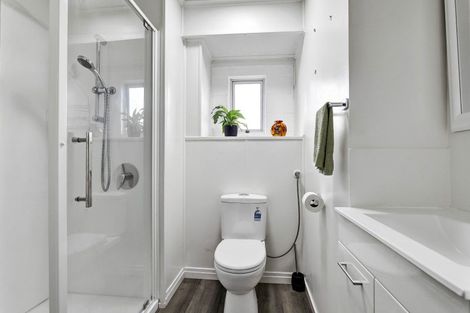 Photo of property in 93c Clemow Road, Fitzroy, New Plymouth, 4312