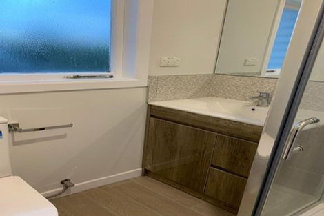 Photo of property in 70 Savoy Road, Glen Eden, Auckland, 0602