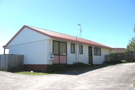 Photo of property in 2/25 Devonshire Road, Unsworth Heights, Auckland, 0632
