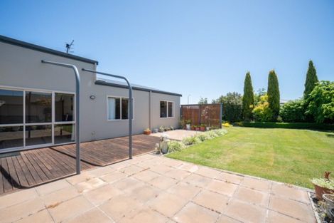 Photo of property in 24 Lancewood Lane, Roslyn, Palmerston North, 4414