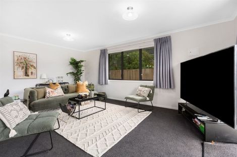 Photo of property in 8 Hull Place, Whitby, Porirua, 5024