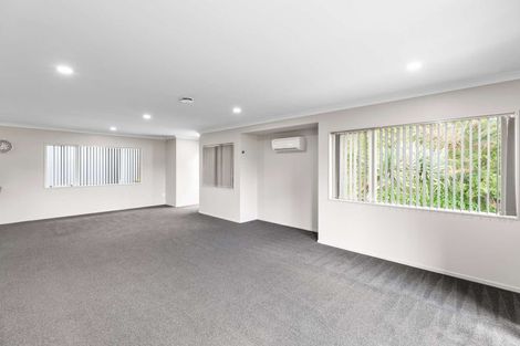 Photo of property in 58h Sunnyside Road, Sunnyvale, Auckland, 0612
