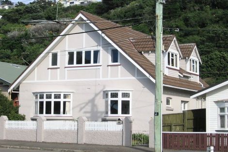 Photo of property in 366 The Parade, Island Bay, Wellington, 6023