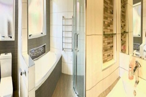 Photo of property in 3 Newinn Crescent, East Tamaki Heights, Auckland, 2016