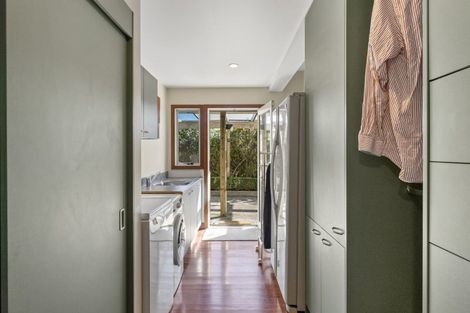 Photo of property in 62 Kiriwai Road, Paremata, Porirua, 5024