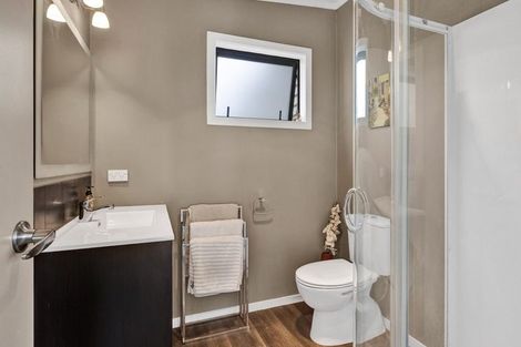 Photo of property in 6 Moana Crescent, Blagdon, New Plymouth, 4310