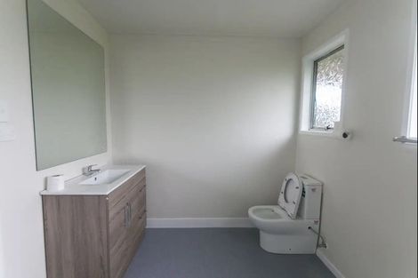 Photo of property in 6 Kilcar Place, Massey, Auckland, 0614