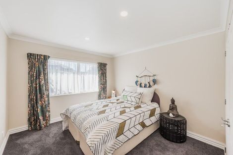 Photo of property in 5 Holcombe Drive, Paraparaumu, 5032