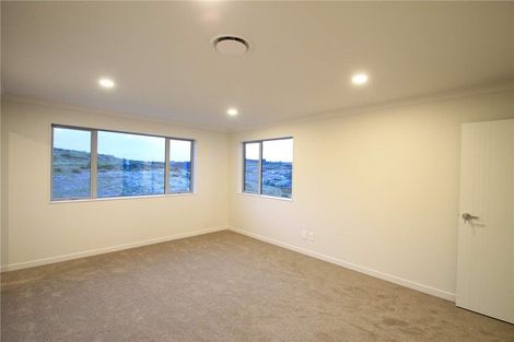 Photo of property in 11 Maka Terrace, Orewa, 0931