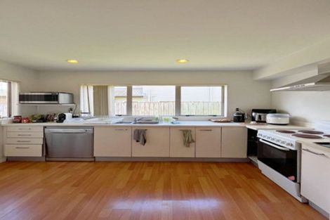 Photo of property in 15 Merlot Way, Te Atatu South, Auckland, 0610