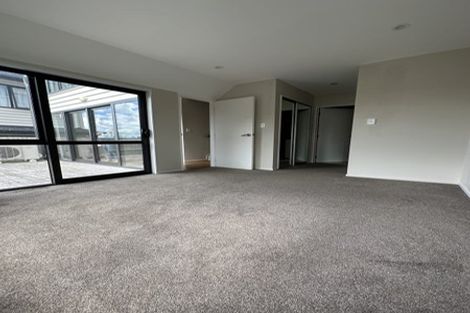 Photo of property in 13 Millcroft Lane, Ranui, Auckland, 0612