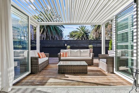 Photo of property in 35d Oceanbeach Road, Mount Maunganui, 3116