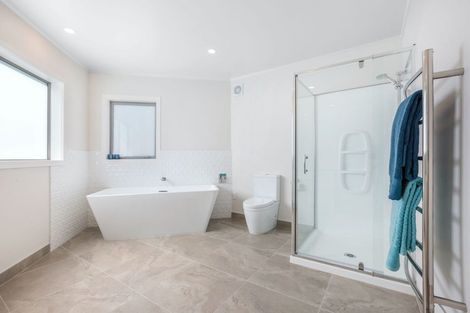 Photo of property in 22 Molyneux Close, Whitby, Porirua, 5024