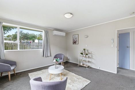 Photo of property in 183d Newlands Road, Newlands, Wellington, 6037