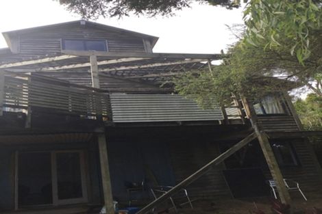 Photo of property in 1049 Scenic Drive North, Swanson, Auckland, 0816