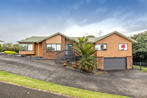 Photo of property in 11 Queen Natalie Place, Massey, Auckland, 0614