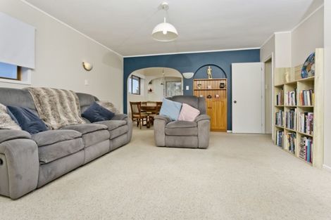 Photo of property in 2/52 Manuka Road, Glenfield, Auckland, 0629