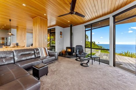 Photo of property in 381 Oaia Road, Muriwai, Waimauku, 0881