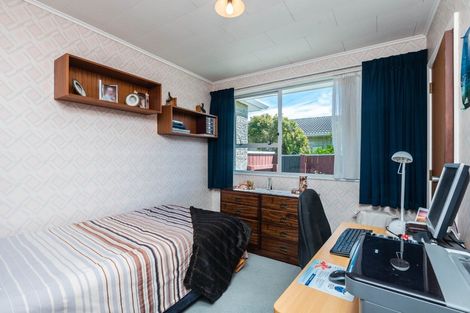 Photo of property in 13 Saint Ronans Avenue, Waterloo, Lower Hutt, 5011