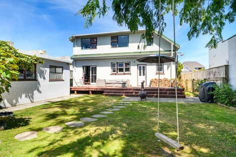 Photo of property in 5 Rangitira Avenue, Palmerston North, 4414