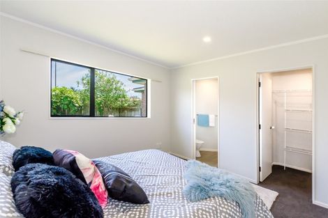 Photo of property in 16 Beachwater Grove, Paraparaumu Beach, Paraparaumu, 5032