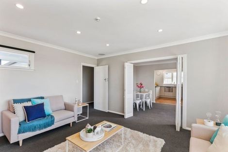 Photo of property in 14 Ruskin Road, Newlands, Wellington, 6037