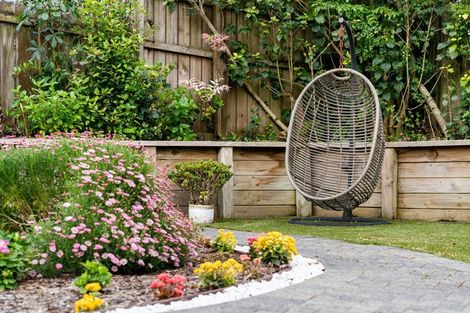 Photo of property in 17 Te Hoe Grove, Pinehill, Auckland, 0632