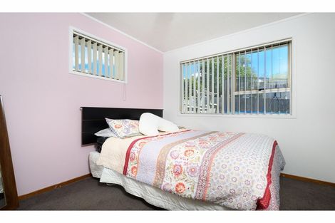 Photo of property in 26 Solar Road, Glen Eden, Auckland, 0602