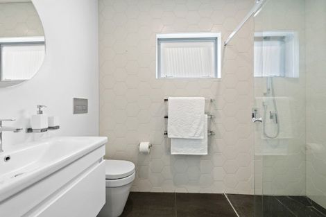 Photo of property in 221 Houghton Bay Road, Houghton Bay, Wellington, 6023
