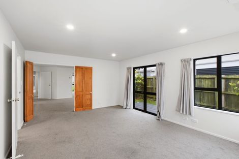 Photo of property in 122 Somerfield Street, Somerfield, Christchurch, 8024